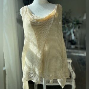 Design B Woman’s Knit Cross Front Sweater Size Medium